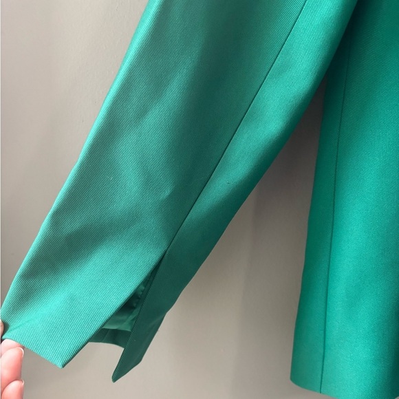 Hudson North, size 8, vibrant green blazer, recycled polyester - Picture 9 of 9